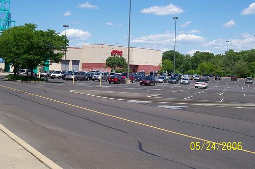 AMC Philadelphia Mills 14 in Philadelphia, PA - Cinema Treasures