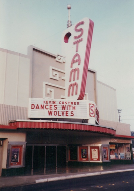 historic art deco Stamm Theater, Antioch (http//photos