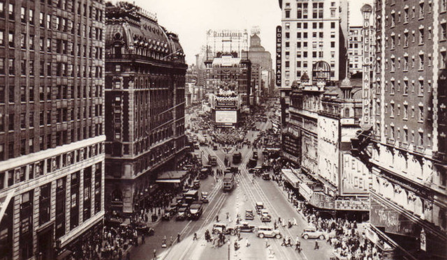 Criterion Theatre "Hell's Angels" (1930) engagement and the nearby Loew's New York Theatre