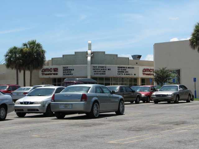 AMC Lake Square 12