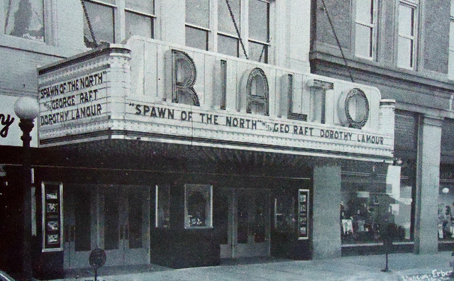 Rialto Theatre exterior