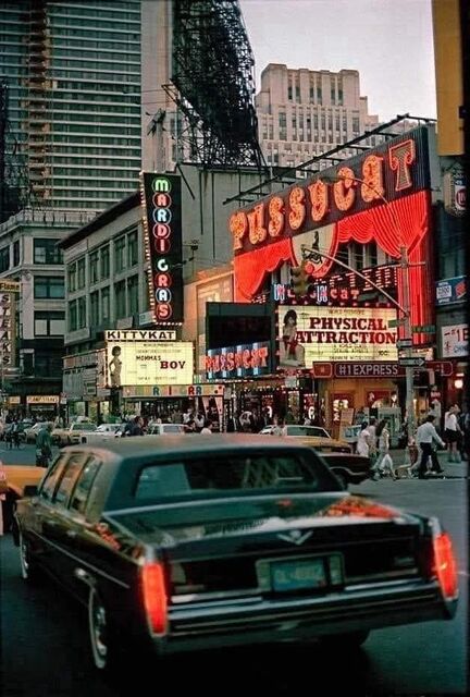 1985 photo credit Cindy Castelletti.