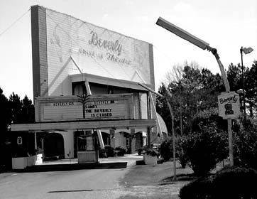 Closed signage photo courtesy Jeffrey Rennie.