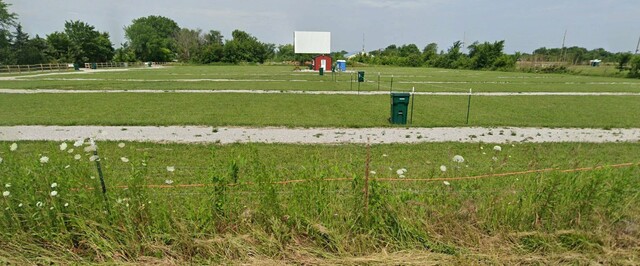 Twin Crescent Drive-In
