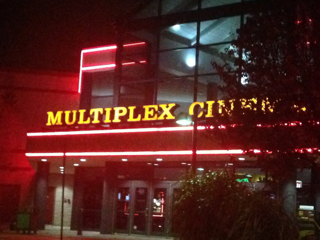 Showcase Cinema DeLux Farmingdale 14