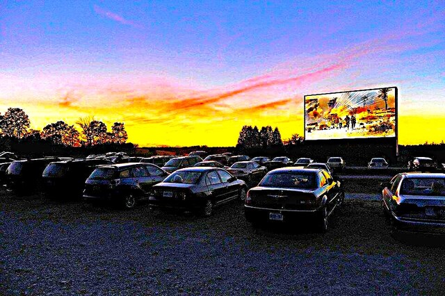 Skyway Drive-In 1956 RR 20 E, Fonthill, ON L0S 1E0