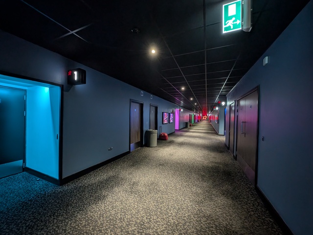 Screens corridor