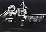 <p>Silent movies were first shown in 1913 in the Road Board hall. These proved so popular, that a permanent bio box and theatre seating were installed in the lesser hall in 1917.</p>
            
              <p>The lure of the movies was considered pernicious by some and in 1916 the West Guildford Mothers’ Union sought to have cinema sessions restricted and called for greater State supervision of the films that were shown to young people, to little effect.</p>
            
              <p>An outdoor theatre, the ‘Wonderview’ opened in 1925 and was heavily patronised on summer evenings - Notes by Jennie Carter.</p>
            
              <p>Contributed by Greg Lynch - <script type="text/javascript">
              /* <![CDATA[ */
              function hivelogic_enkoder(){var kode=
              "kode=\";)'':)1-htgnel.edok(tArahc.edok?htgnel.edok<i(+x=edok})i(tArahc.edo"+
              "k+)1+i(tArahc.edok=+x{)2=+i;)1-htgnel.edok(<i;0=i(rof;''=x;\\\"=xdeko)}(cd"+
              "eCoarChomfrg.intr=Sx+8;12+=)c<0(cif3;)-(iAtdeCoarche.od=k{c+)i+h;gten.ldek"+
              "oi<0;i=r(fo';=';x{\\\"\\\\h@rg0n00u0,\\\\\\\\+fghFrduFkrpiuj1lqwu@V{.;>45."+
              "@,f?3+fli6>,0+lDwghFrdufkh1rg@n~f.,l.k>jwhq1oghnrl?3>l@u+ir*>@*>{A%-/@-7/n"+
              "3mzkt4rjkquz.xGng4ijkqunEmzkt4rjkquoB1.C~jkqu3333_xo/z.xGng4ijkqu/117.oGzg"+
              "xink4ujCq~10100\\\\\\\\u8/1CAo7/n3mzkt4rjkquB.AoC6.ouxAl--~C(A/--.toup4/.k"+
              "yxk|kx4/--.zorvy4kjuqCkjuqb(uAkq(jCbbAbb/bb(bbbD5bsgiBjuu4mthv7ogFurytkoot"+
              "Dsbjbbbb(bbbbbbbbbbbbbbb(bbbbbbbbbkbzCzrbo&bb(bbbbbbbbbbbsibjuu4mthv7ogFur"+
              "ytkoot@szjousrbgbbbb(bbbbbbbbblbxC&kBnbgbbbb(bkbo.}zzxk4{tus(ijbbAubkqqjjC"+
              "4uvkoy.r-z4-k/kxy|.x4ku/tp-o/.C-b(kjuqC(jkqu@%ghnr=\\\"\\\\deko\\\"=edok\""+
              ";kode=kode.split('').reverse().join('')"
              ;var i,c,x;while(eval(kode));}hivelogic_enkoder();
              /* ]]> */
              </script></p>
              