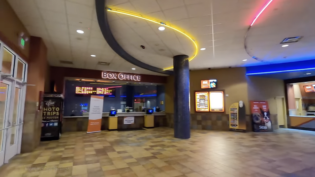 Regal Galleria Mall Stadium 16