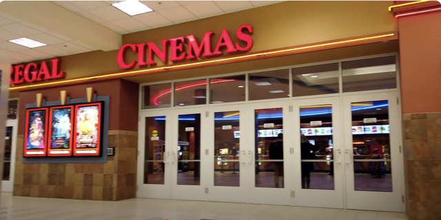 Regal Galleria Mall Stadium 16