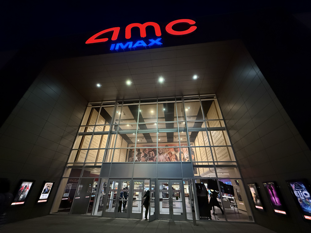 AMC Oakbrook Center 12