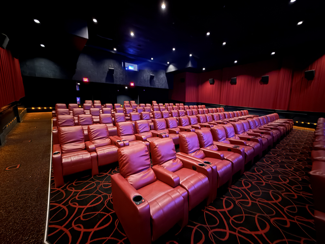 AMC Oakbrook Center 4