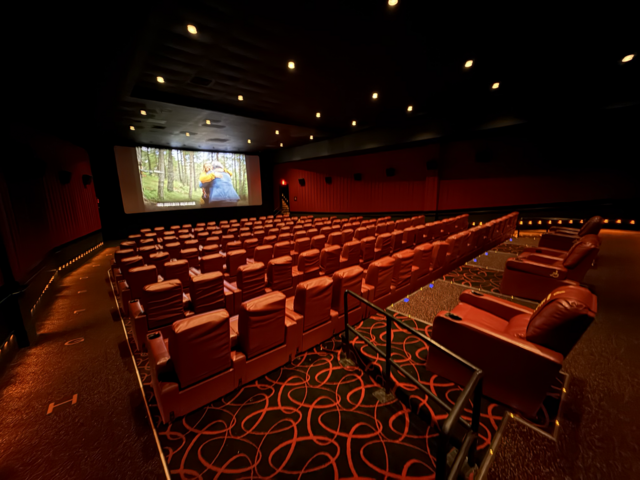 AMC Oakbrook Center 4