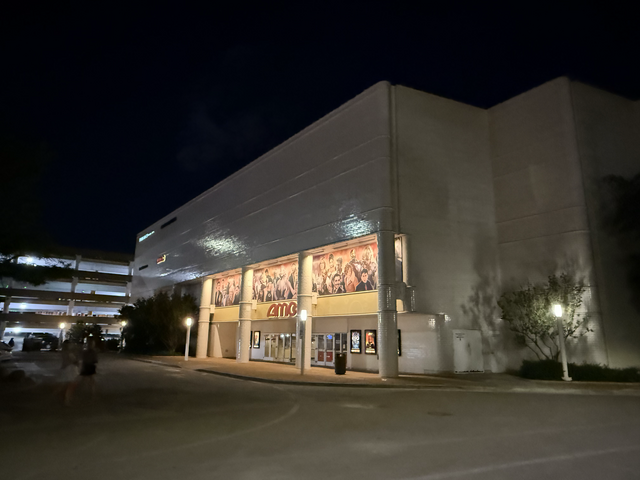 AMC Oakbrook Center 4