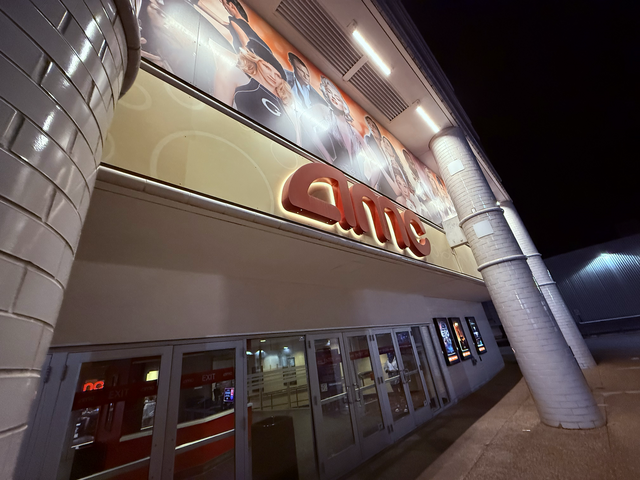 AMC Oakbrook Center 4