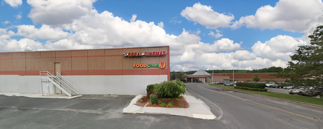 Regal 10 at Berkshire Mall