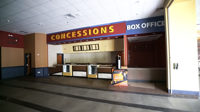 Regal 10 at Berkshire Mall