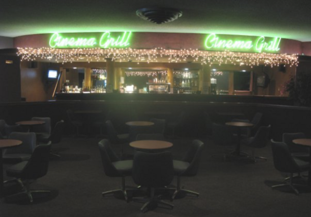 Fox-Bay Cinema Grill