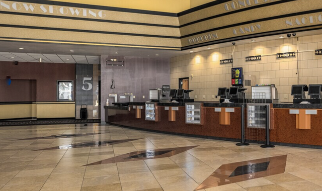 Regal Gravois Bluffs Stadium 12