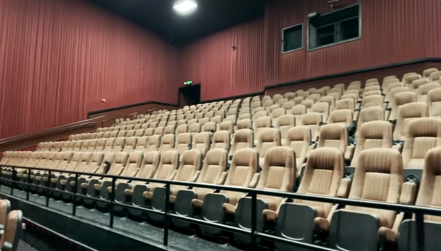 Pittsburgh Mills Cinemas (Tarentum)