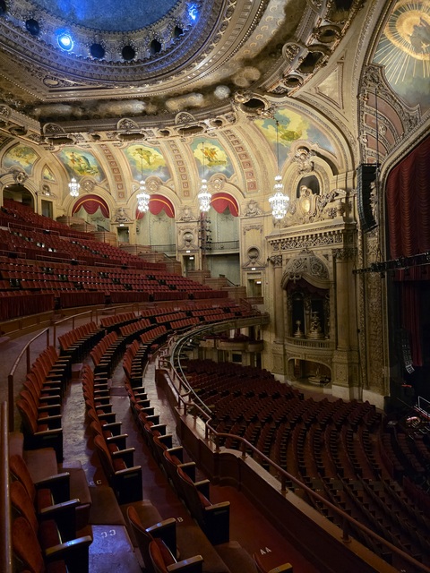 Chicago Theatre