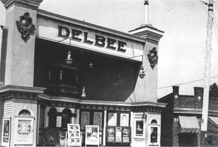 Full width version of the 1920 photo from Joe Vogel's 2012 dead link.