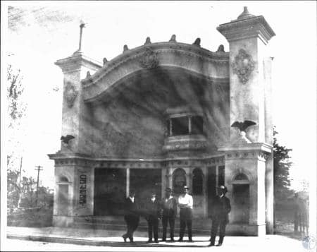 Original facade photo courtesy Chris Brooks.