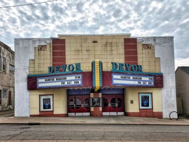 Devon Theater facade 2023