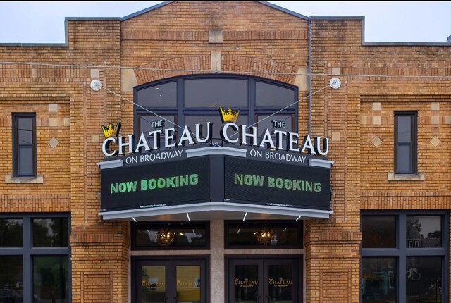 Chateau on Broadway