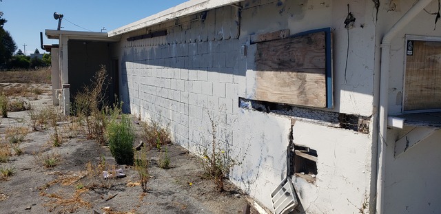 Refresfment Building