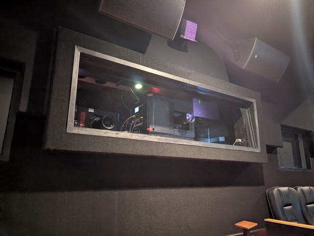 SuperScreen projection window