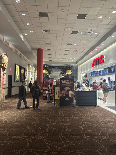 AMC Lincoln Square Concessions and Lobby