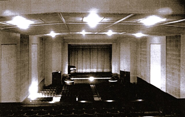 Hoyts Waratah Theatre 584 Mt. Alexander Road, Melbourne, VIC