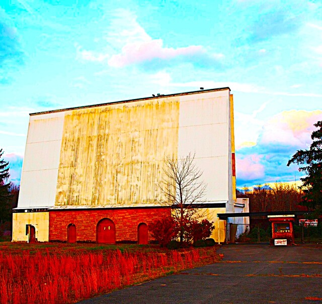 Reynolds Drive-In 3706 N. Hermitage Road, Transfer, PA