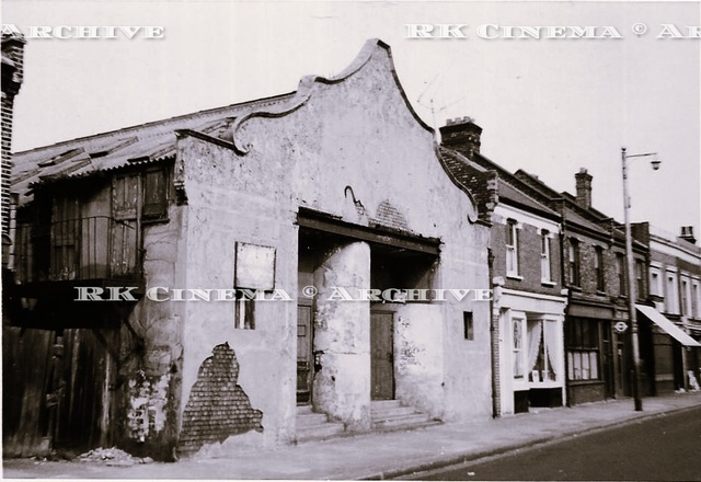 Albert Cinema Silver Town