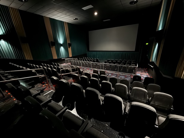 Regal Boulevard Centre Stadium 14