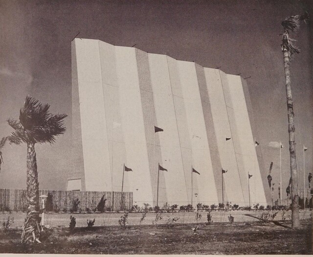 Theater Architect: John J McNamara (1958)