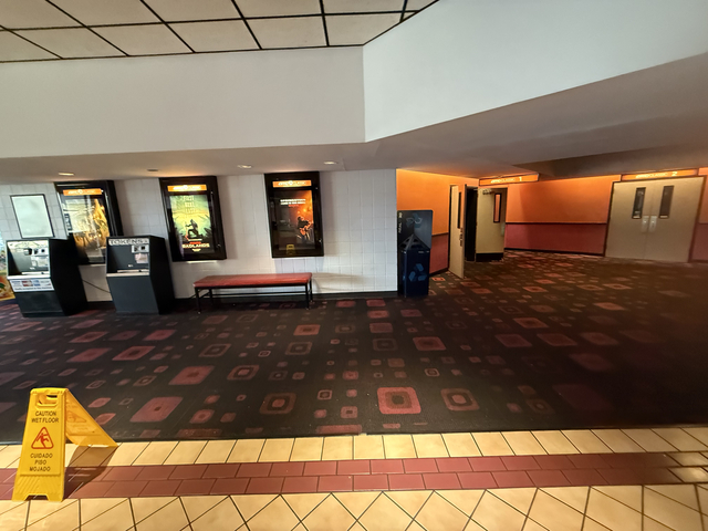 AMC Classic Salem Valley 8