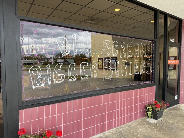 AMC Classic Salem Valley 8