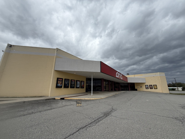 AMC Classic Salem Valley 8