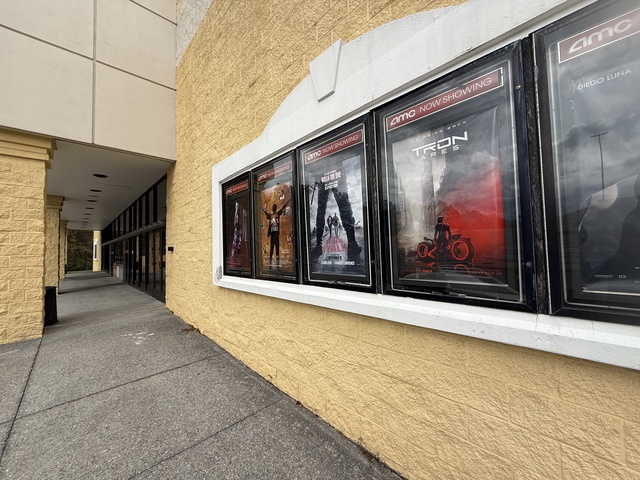 AMC Classic Roanoke 10