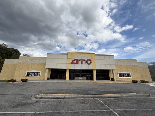 AMC Classic Roanoke 10