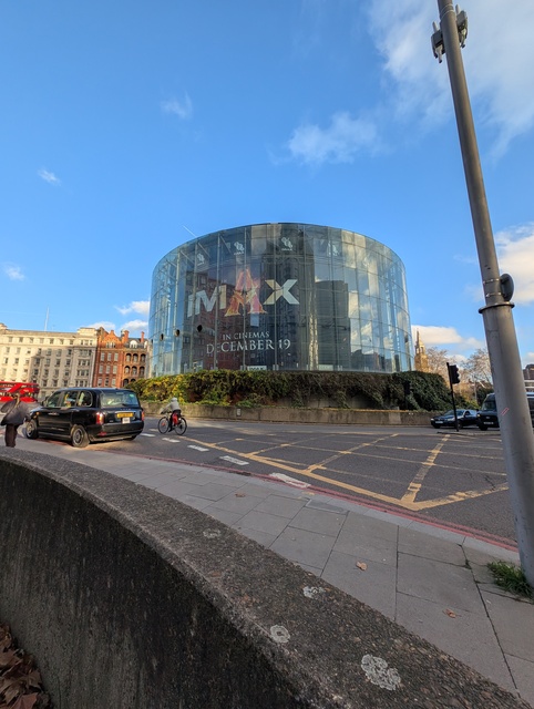 Avatar Fire and Ash Premiere Exterior