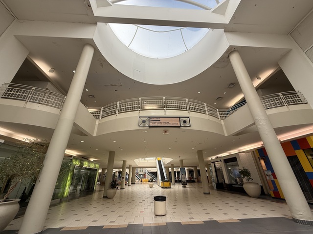 Premiere Cinema 14 Fashion Square