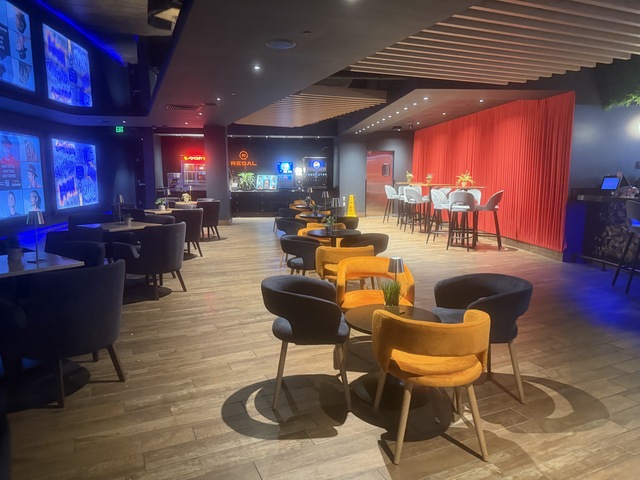 Regal Dania Pointe 4DX, RPX ScreenX & VIP