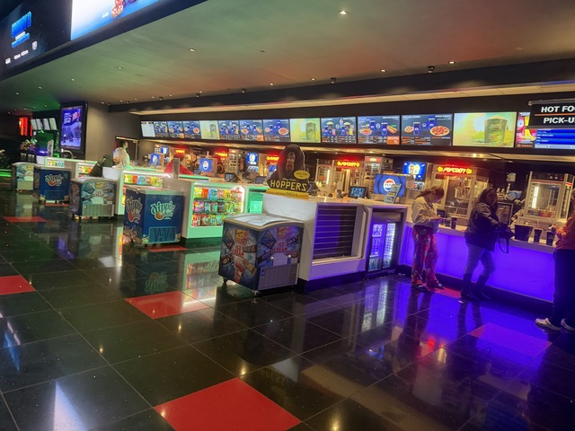 Regal Dania Pointe 4DX, RPX ScreenX & VIP