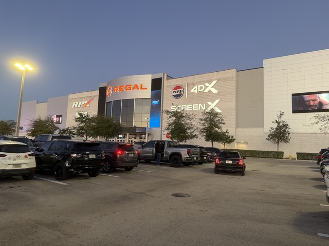 Regal Dania Pointe 4DX, RPX ScreenX & VIP