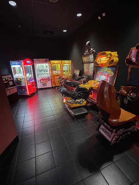 Regal Magnolia Place 16