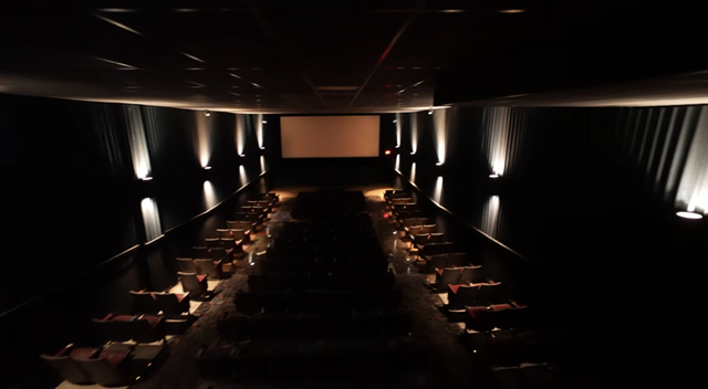 Screens at Cincinnati Mall