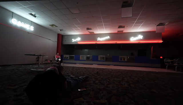 Screens at Cincinnati Mall